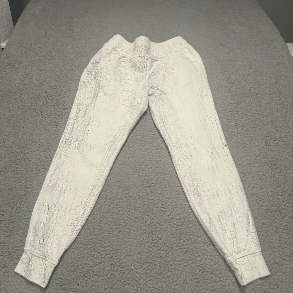Lululemon Women's Sz 10 Warm Down Jogger Pants 7/8 Length Thread Dye White Black